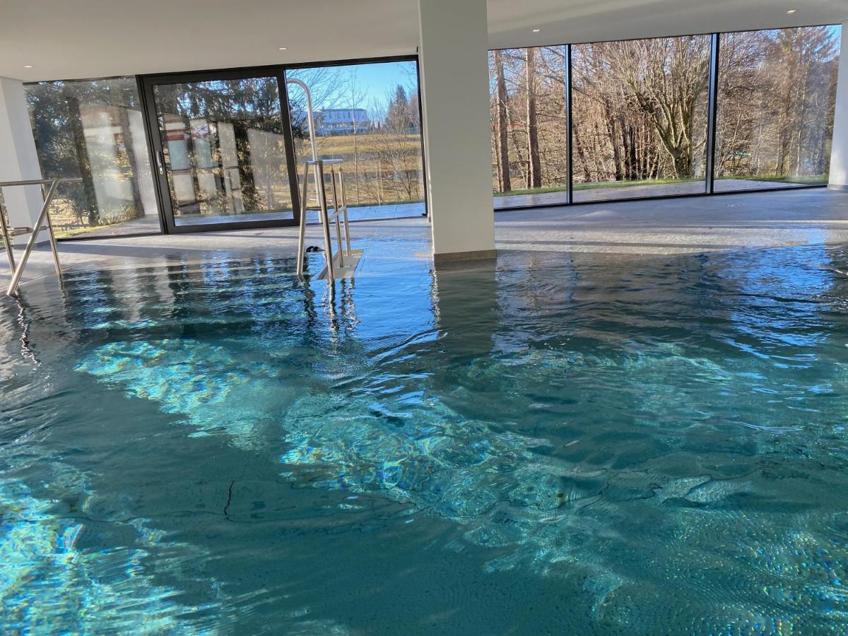 Koenigs Appartement Mit Pool Schluchsee Exterior photo