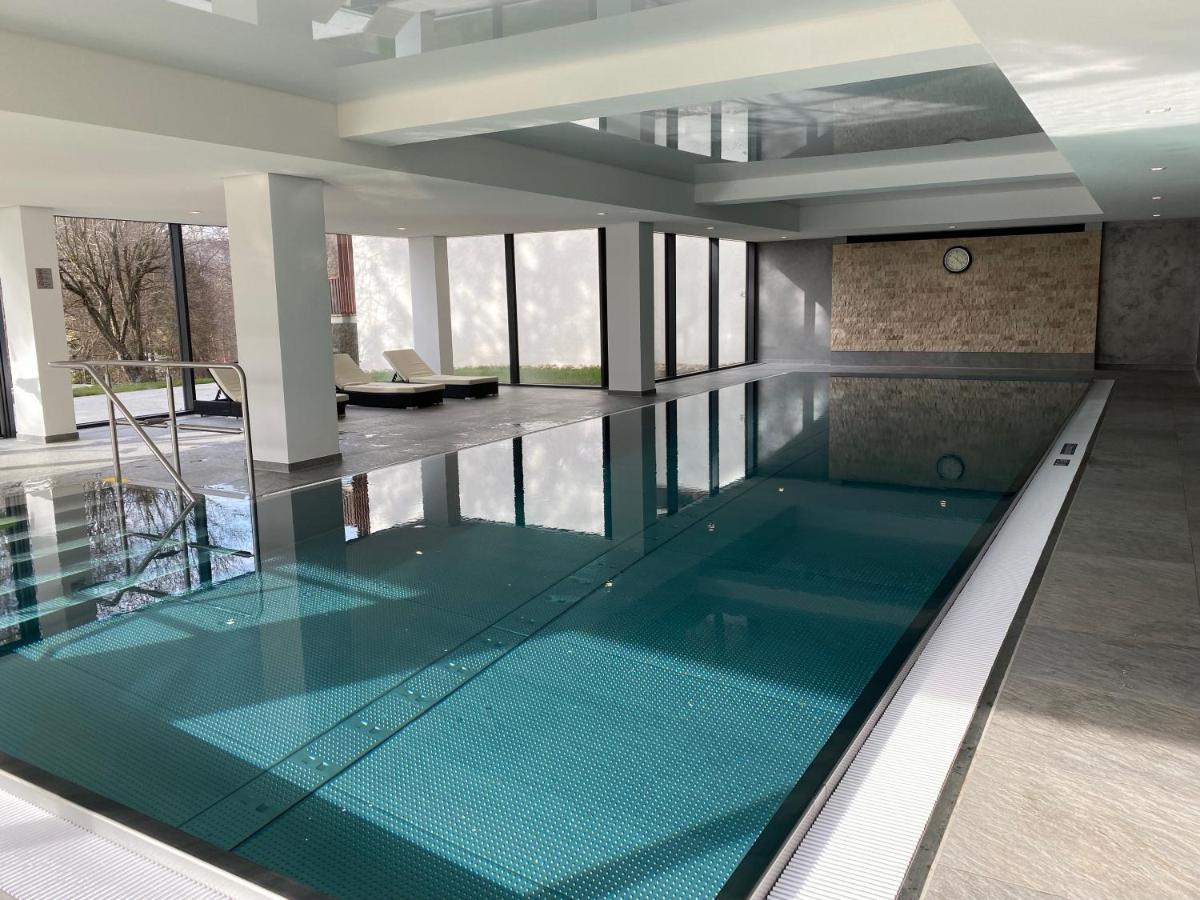 Koenigs Appartement Mit Pool Schluchsee Exterior photo